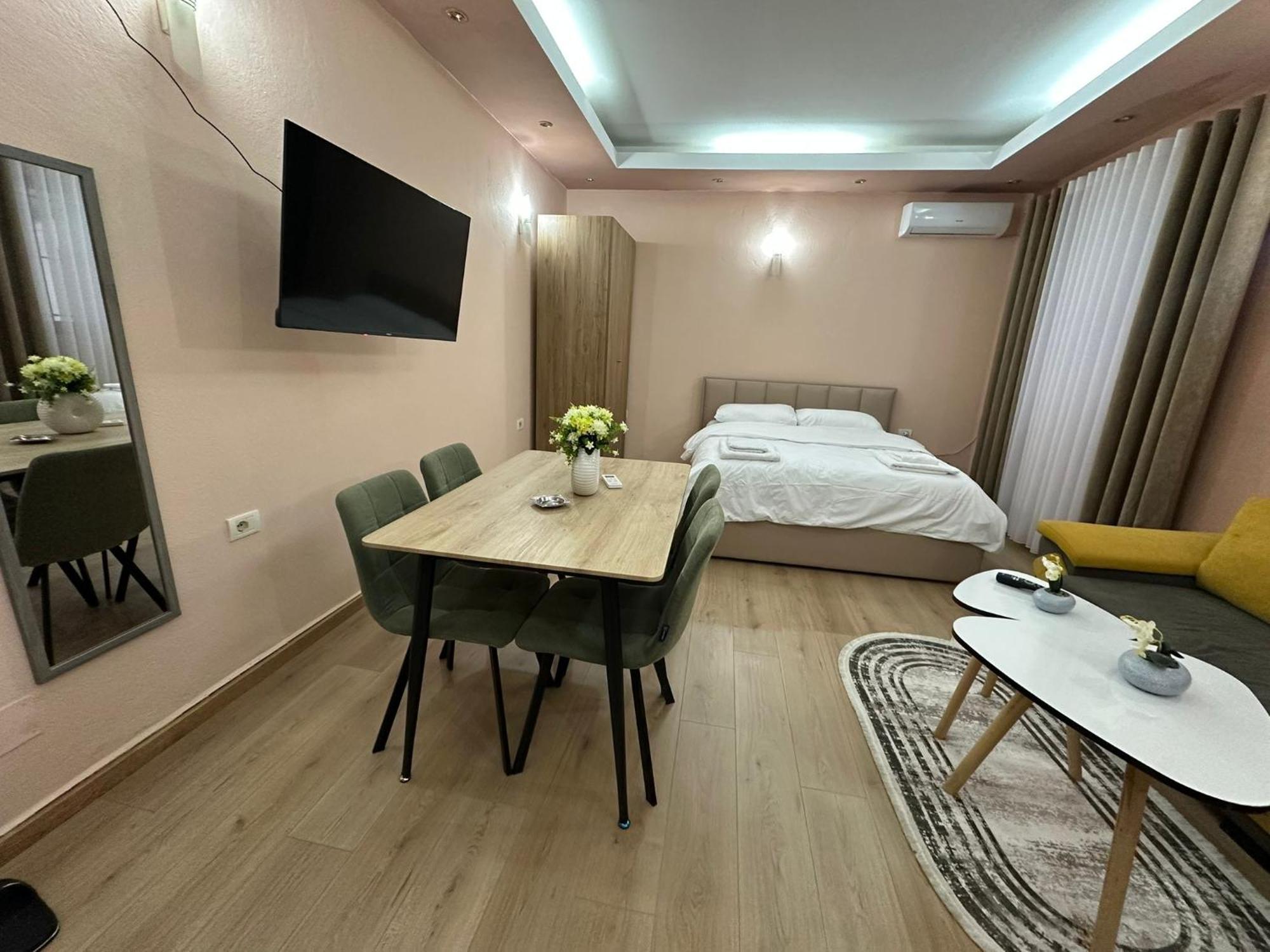 Adora Apartment Tirana Esterno foto